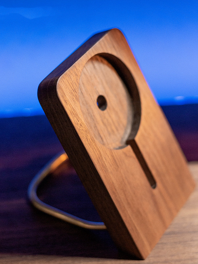 MagSafe Wood Stand – FULDESK